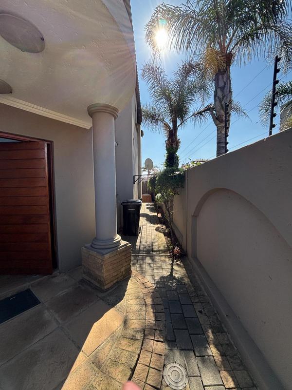 4 Bedroom Property for Sale in Sonneveld Gauteng