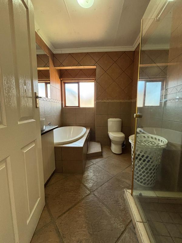4 Bedroom Property for Sale in Sonneveld Gauteng