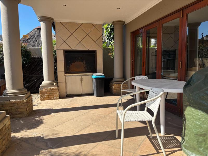 4 Bedroom Property for Sale in Sonneveld Gauteng