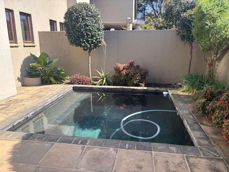 4 Bedroom Property for Sale in Sonneveld Gauteng
