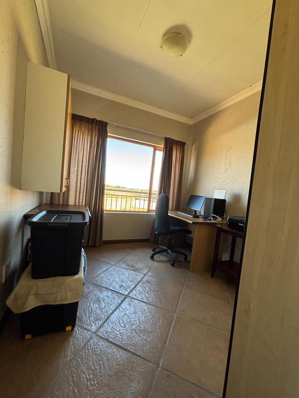 4 Bedroom Property for Sale in Sonneveld Gauteng