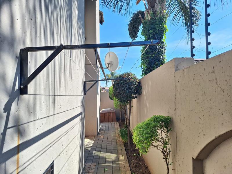 4 Bedroom Property for Sale in Sonneveld Gauteng