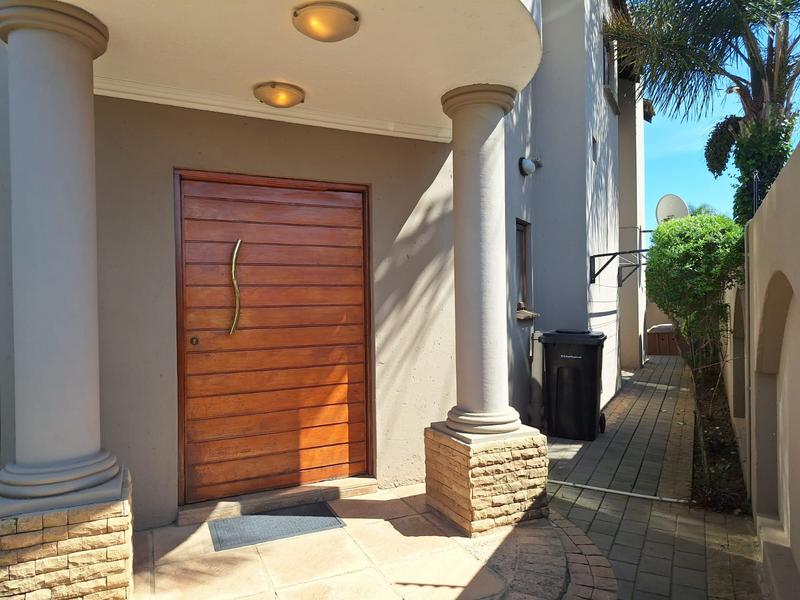 4 Bedroom Property for Sale in Sonneveld Gauteng