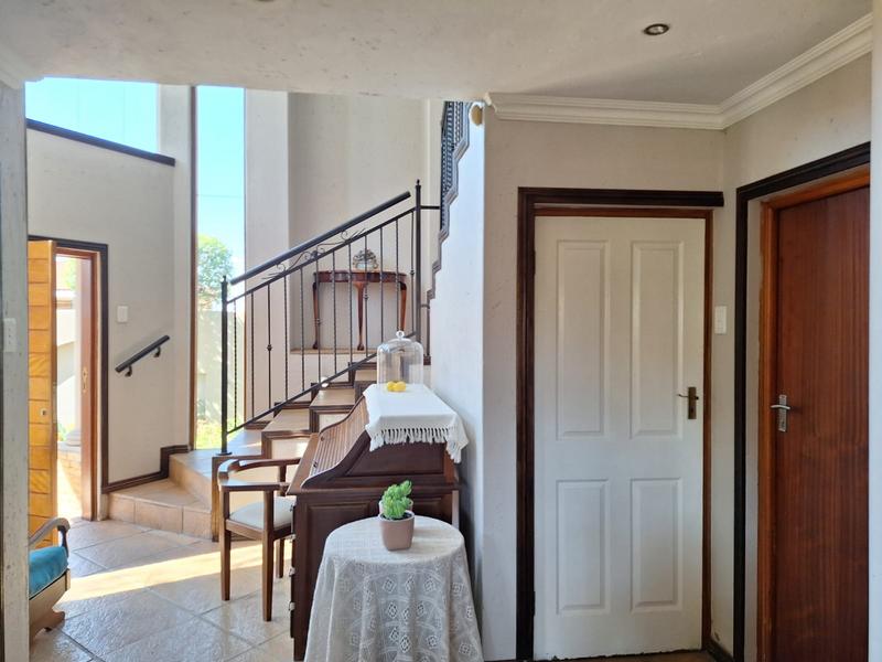 4 Bedroom Property for Sale in Sonneveld Gauteng