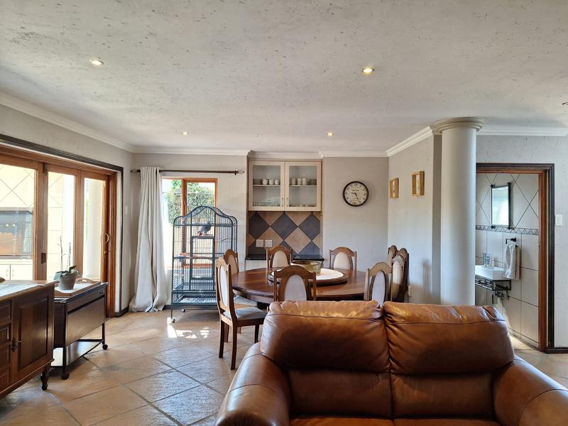 4 Bedroom Property for Sale in Sonneveld Gauteng