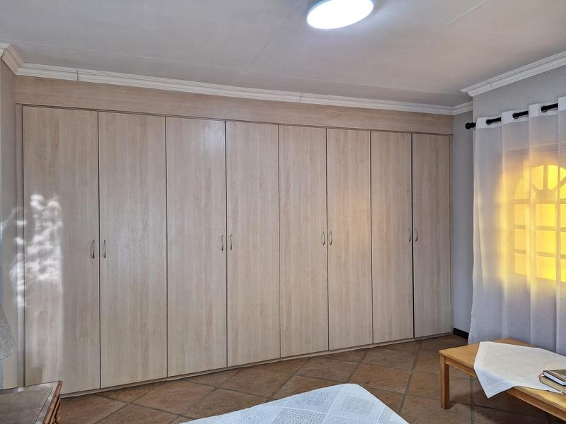 4 Bedroom Property for Sale in Sonneveld Gauteng