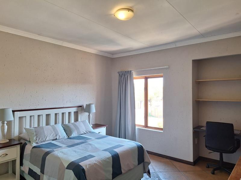 4 Bedroom Property for Sale in Sonneveld Gauteng