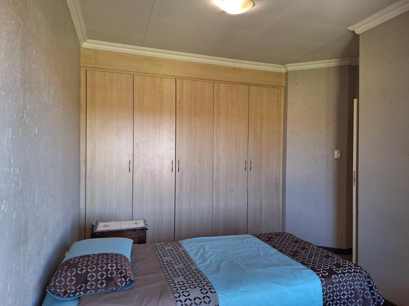 4 Bedroom Property for Sale in Sonneveld Gauteng
