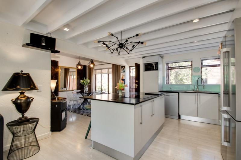 To Let 1 Bedroom Property for Rent in Magaliessig Gauteng