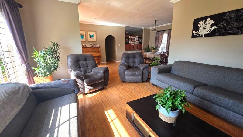 3 Bedroom Property for Sale in Eldoraigne Gauteng