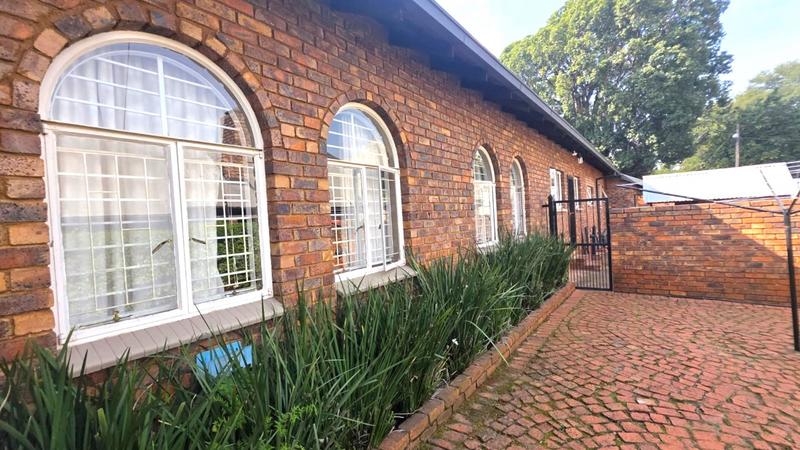 3 Bedroom Property for Sale in Eldoraigne Gauteng