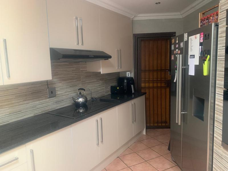 3 Bedroom Property for Sale in Roodekrans Gauteng