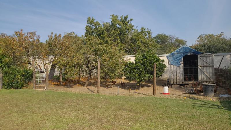8 Bedroom Property for Sale in Carlswald Gauteng