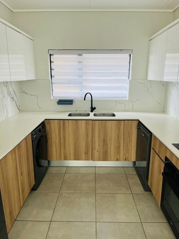 To Let 3 Bedroom Property for Rent in Waterfall Gauteng