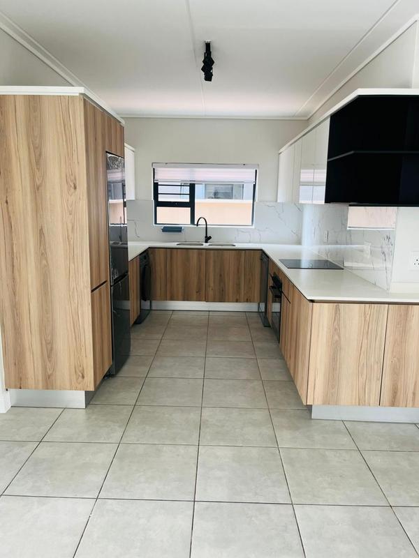To Let 3 Bedroom Property for Rent in Waterfall Gauteng