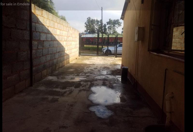2 Bedroom Property for Sale in Emdeni Gauteng