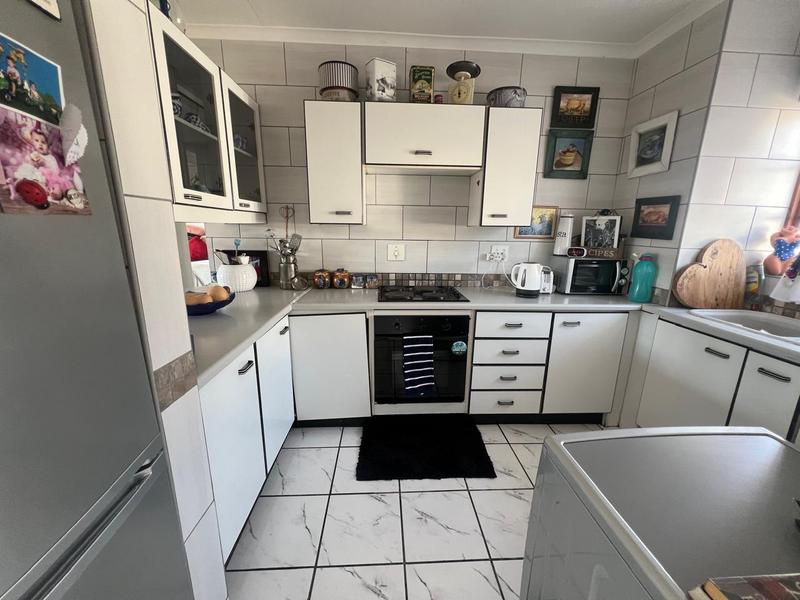 2 Bedroom Property for Sale in Greenhills Gauteng