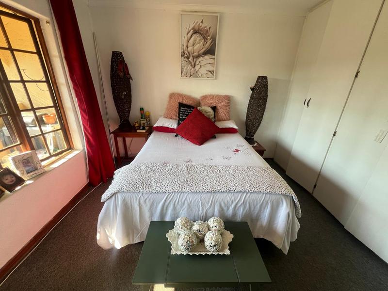 2 Bedroom Property for Sale in Greenhills Gauteng