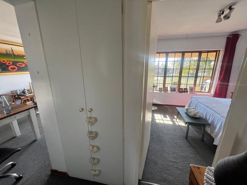 2 Bedroom Property for Sale in Greenhills Gauteng