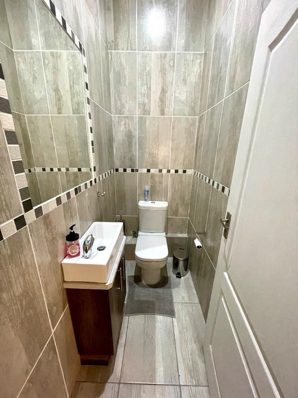 7 Bedroom Property for Sale in Noordheuwel Gauteng