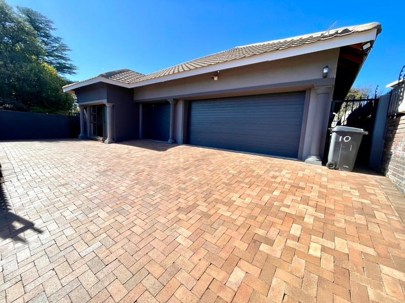 7 Bedroom Property for Sale in Noordheuwel Gauteng