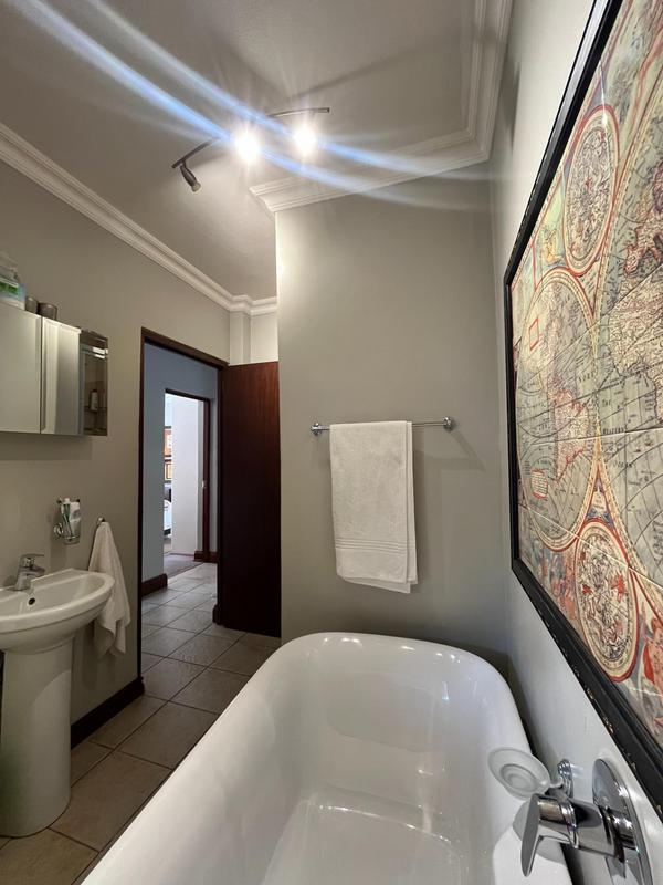 To Let 2 Bedroom Property for Rent in Waterkloof Ridge Gauteng