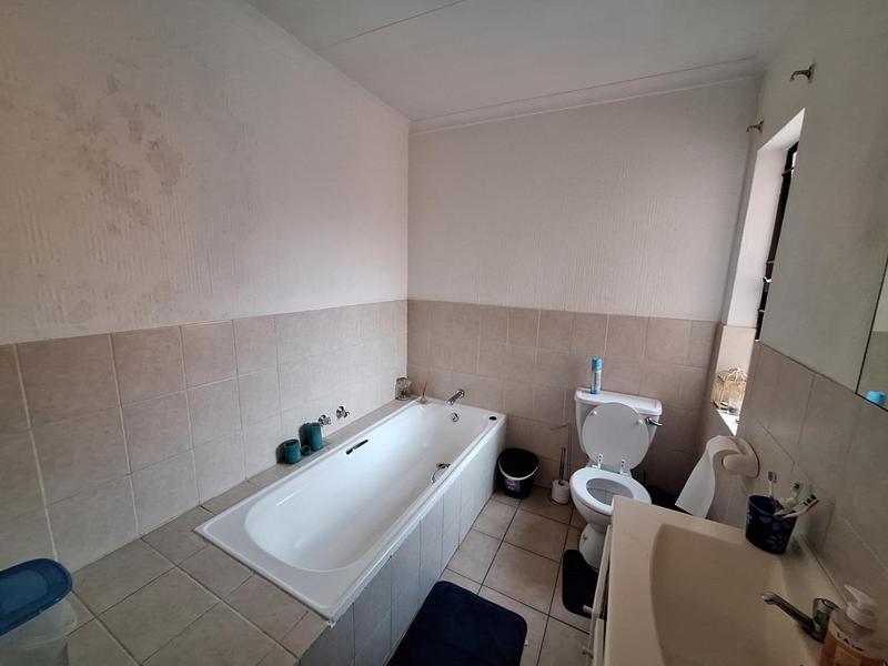 To Let 2 Bedroom Property for Rent in Vorna Valley Gauteng