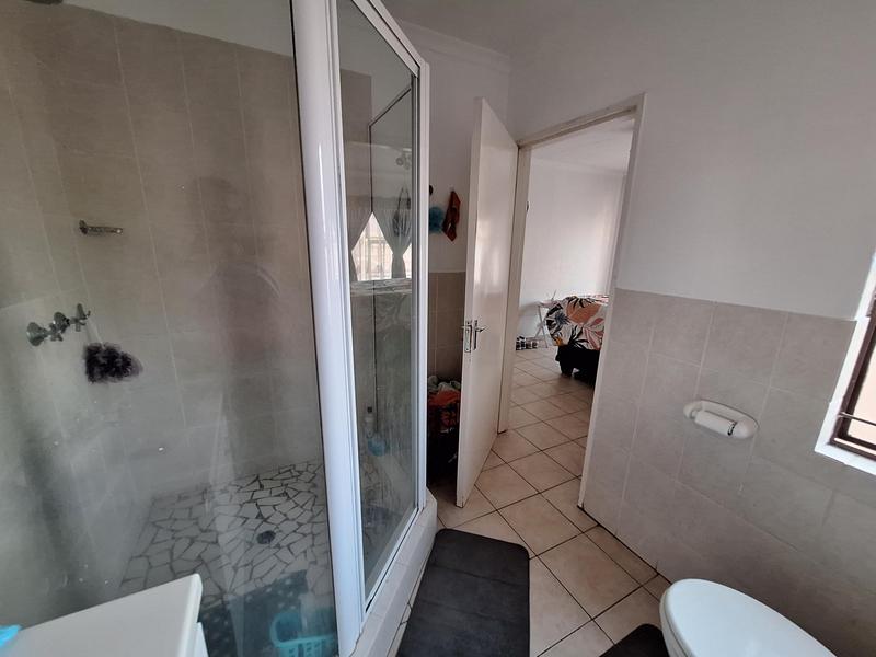 To Let 2 Bedroom Property for Rent in Vorna Valley Gauteng