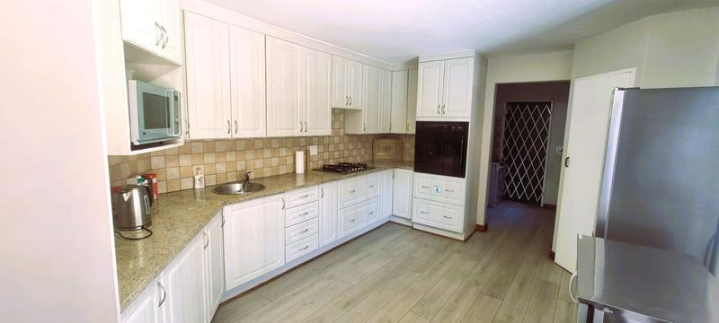 5 Bedroom Property for Sale in Zwartkop Gauteng