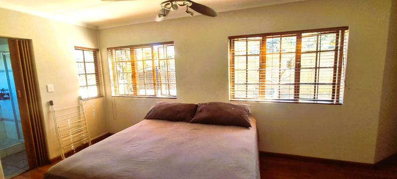 5 Bedroom Property for Sale in Zwartkop Gauteng