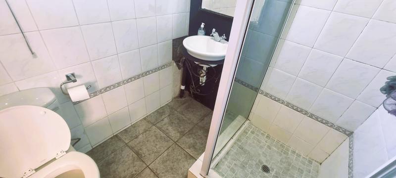 5 Bedroom Property for Sale in Zwartkop Gauteng
