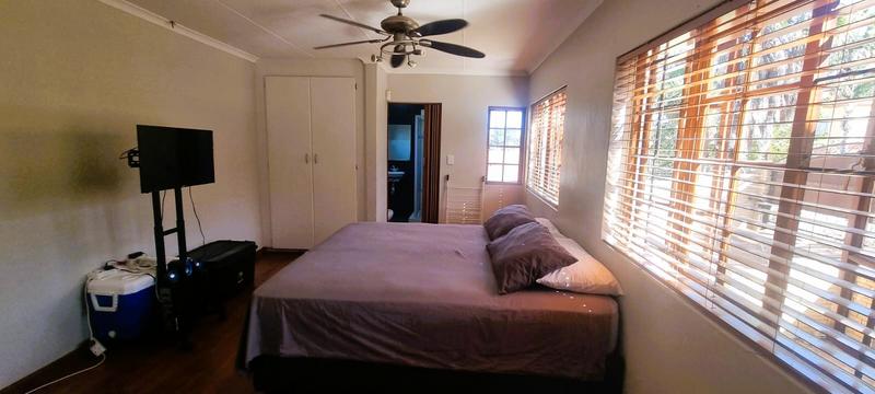 5 Bedroom Property for Sale in Zwartkop Gauteng