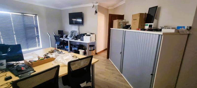 5 Bedroom Property for Sale in Zwartkop Gauteng