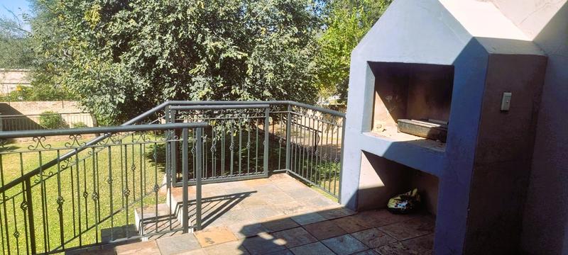 5 Bedroom Property for Sale in Zwartkop Gauteng