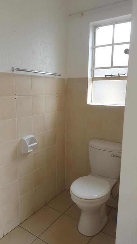 2 Bedroom Property for Sale in Sonneveld Gauteng