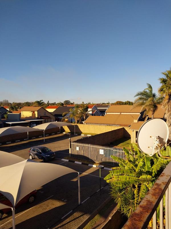 2 Bedroom Property for Sale in Sonneveld Gauteng