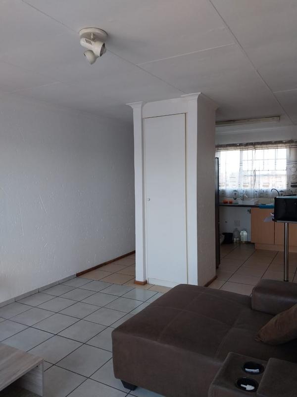 2 Bedroom Property for Sale in Sonneveld Gauteng