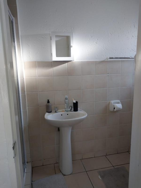 2 Bedroom Property for Sale in Sonneveld Gauteng