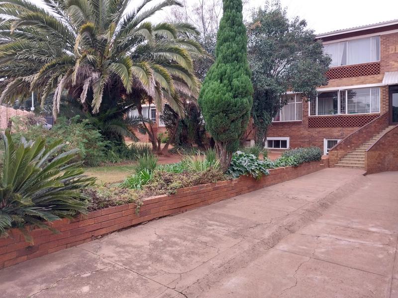 To Let 2 Bedroom Property for Rent in Florida Gauteng
