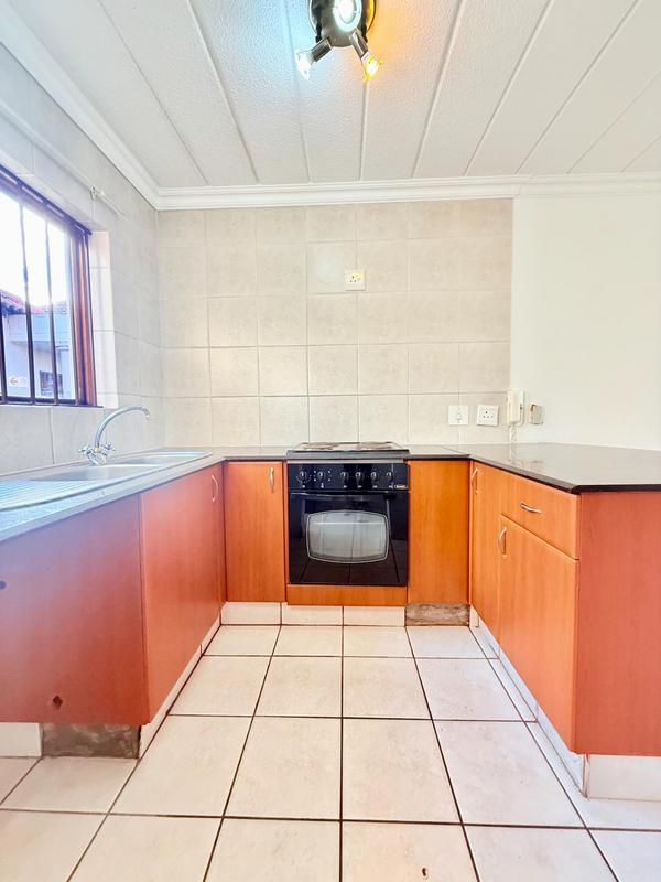 To Let 2 Bedroom Property for Rent in Sandown Gauteng