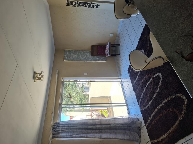 To Let 2 Bedroom Property for Rent in Bromhof Gauteng