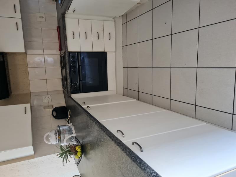 To Let 2 Bedroom Property for Rent in Bromhof Gauteng