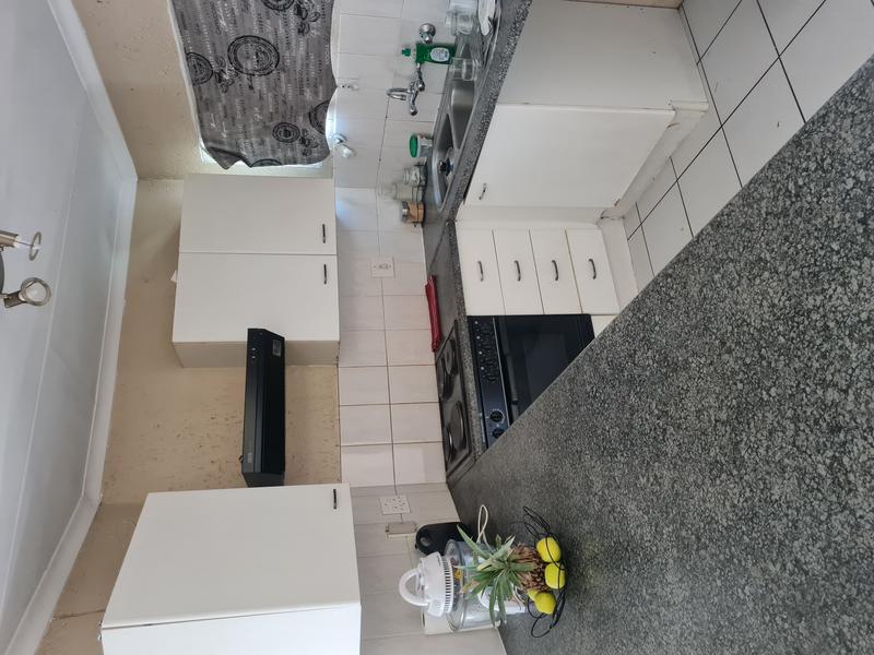 To Let 2 Bedroom Property for Rent in Bromhof Gauteng
