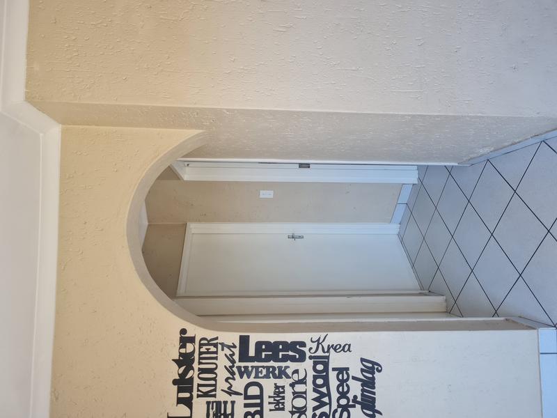 To Let 2 Bedroom Property for Rent in Bromhof Gauteng