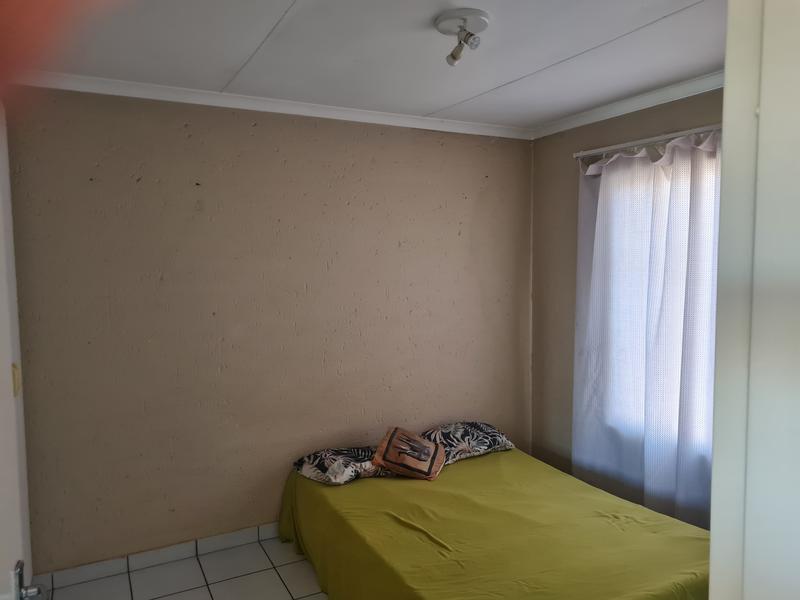 To Let 2 Bedroom Property for Rent in Bromhof Gauteng