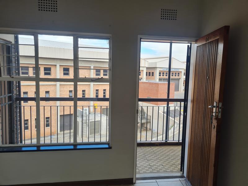 To Let 1 Bedroom Property for Rent in Florida Park Gauteng