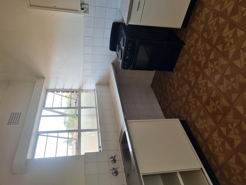 To Let 1 Bedroom Property for Rent in Florida Park Gauteng