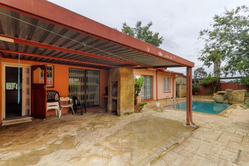 4 Bedroom Property for Sale in Witpoortjie Gauteng