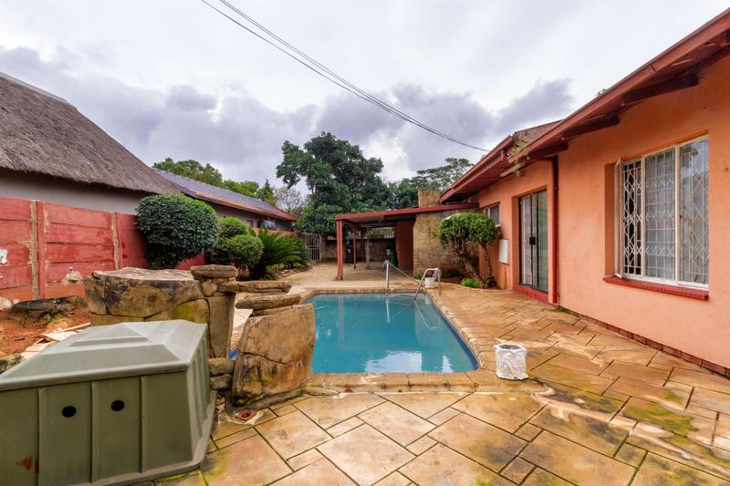 4 Bedroom Property for Sale in Witpoortjie Gauteng