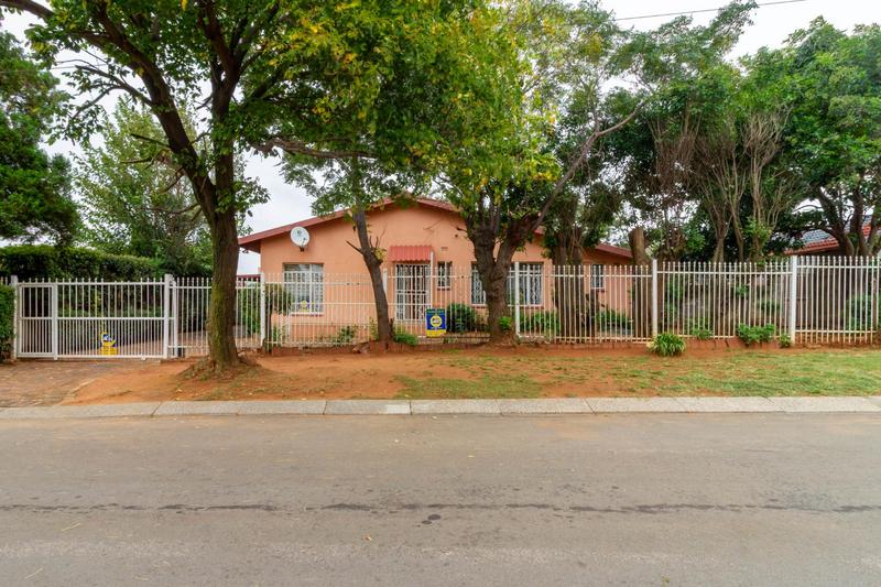 4 Bedroom Property for Sale in Witpoortjie Gauteng